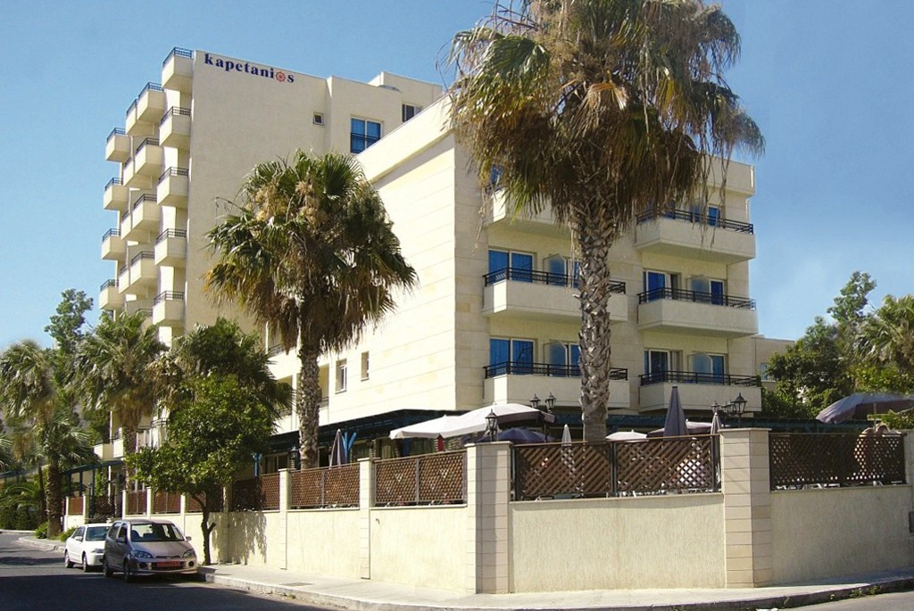 Отель Kapetanios