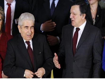 Pol_02_07_Christofias