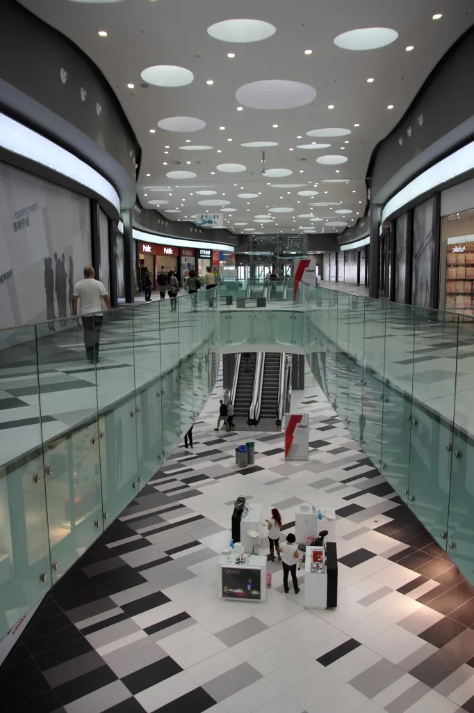 Kings Avenue Mall Интерьер Kings Avenue Mall Интерьер