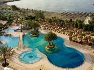 Бассейны в Four Seasons Бассейны в Four Seasons