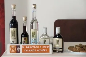 Удивительная красная зивания, настоянная в дубовых бочках, представлена в двух вариантах Месяц вина на Кипре