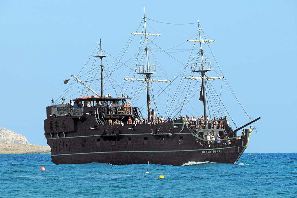 Корабль-пират «Черная жемчужина»