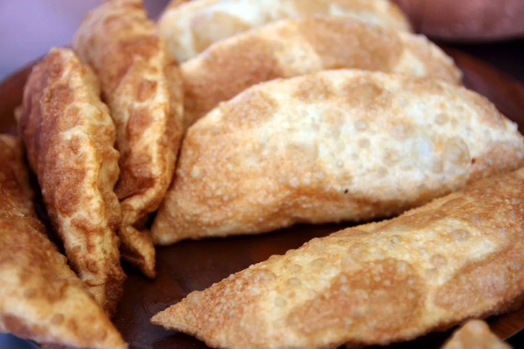 Чебуреки в кафе домашней грузинской кухни Julietta Sweets Чебуреки в кафе домашней грузинской кухни Julietta Sweets
