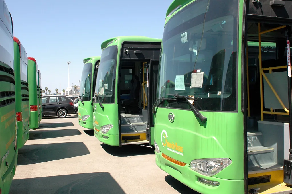 bus services at Larnaca's airport bus services at Larnaca's airport