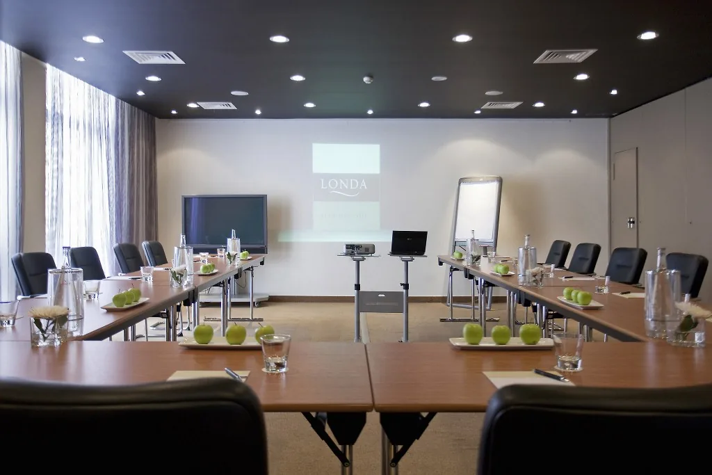 Londa Hotel - конференц-зал Alpha Omega Londa Hotel - конференц-зал Alpha Omega