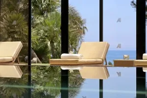 Amathus Beach Hotel - закрытый бассейн Amathus Beach Hotel - закрытый бассейн