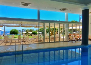 Grecian Park Hotel - covered pool