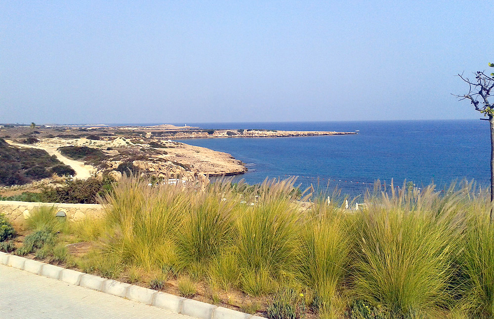 The road along the coast