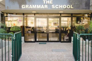 Школа The Grammar School закрыта в связи с песчаной бурей