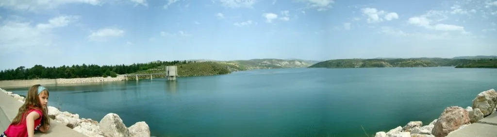 Водохранилище «Аспрокреммос» Водохранилище «Аспрокреммос»