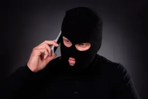 Полиция разыскивает злоумышленника, сообщившего о бомбе в порту Лимассола