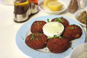 Adonis Meze - Кефтедес Adonis Meze - Keftedes