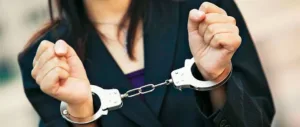 Обвиняются в подделке документов