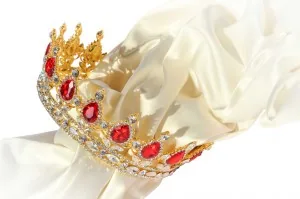 Crown with rubies Crown with rubies