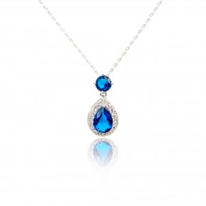 Pendant with sapphire