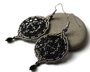 Ажурные серьги из бисера Ажурные серьги из бисера