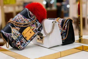 Сумки на цепочке Сумки на цепочке