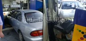 Пьяный водитель въехал в букмекерскую контору на Кипре