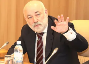 Виктор Вексельберг хочет «докупить» себе Bank of Cyprus