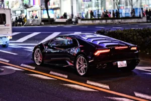В Дубае туриста оштрафовали на $48 тыс. за езду на арендованном Lamborghini