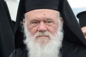 Греческим священникам перестанут платить государственную зарплату