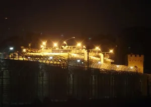 Почему подозреваемому в убийстве не предъявлено обвинение, несмотря на признание?