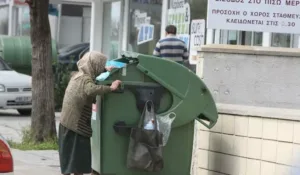 Number of people at risk of poverty falls