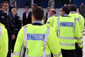 Полиция сокращает 2,5 часа рабочей недели