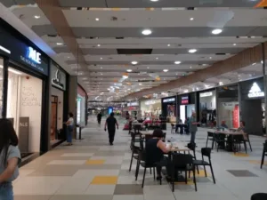 Торговые центры открылись