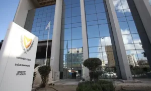 Правило «10 человек» отменено с 24 июня