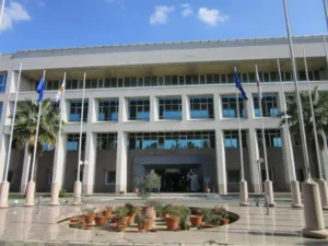 МИД Кипра отправляет чартерный рейс для возвращения киприотов из Ливана