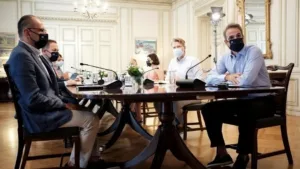 Вакцина от коронавируса будет предоставлена бесплатно всем гражданам Греции