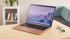 Apple запускает новый Mac Book