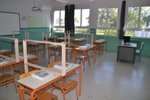 60 подтвержденных случаев COVID-19 в школах Лимассола