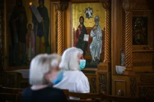 Послабления относительно количества людей в церквях на Пасху