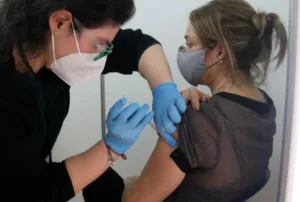 Проведено более 2000 назначений на вакцинацию уязвимых групп