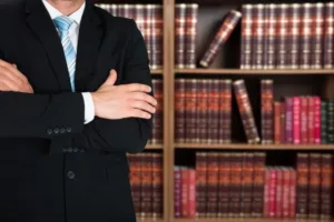 Адвокаты протестуют против ослабления мер Covid