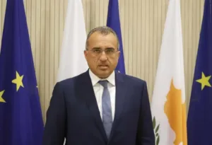 Министр здравоохранения : вакцинация продолжается, несмотря на инциденты