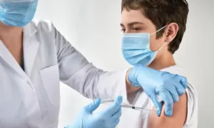 Кипр рекомендует вакцинацию против Covid-19 детям 12-15 лет