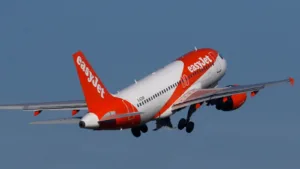 EasyJet возобновляет рейсы
