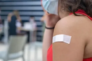 Второй день подряд для вакцинации учащихся