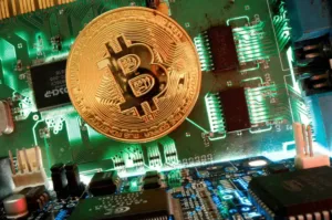 Некоторые британцы приобщаются к азартным играм и криптовалютам, чтобы свести концы с концами, -предупреждает благотворительная организация