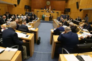 Пленум принял законопроекты, укрепляющие судебную реформу