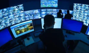 Трое киприотов-греков из греческих компаний причастны к прослушиванию телефонов
