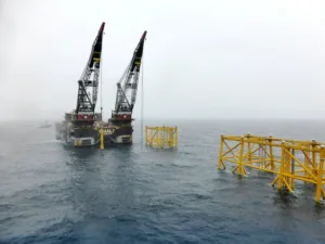 Великобритания объявит о десятках новых лицензий на нефть и газ в Северном море