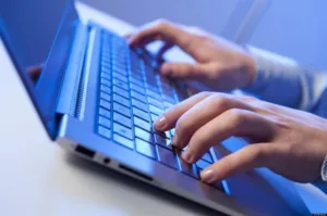 Минтруда готовит законопроект о дистанционной работе