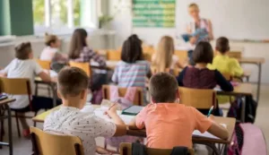 Первый день в начальных школах был омрачен проблемами
