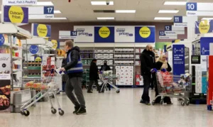 Tesco впервые за более чем десятилетие подняла цену на еду