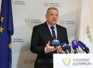 Кипр принадлежит Западу, заявил министр внутренних дел