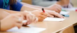 Фиаско экзамена по современному греческому языку из-за утечки информации учителем в последнюю минуту